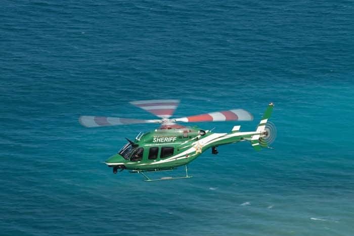 Bell 429 über dem Meer