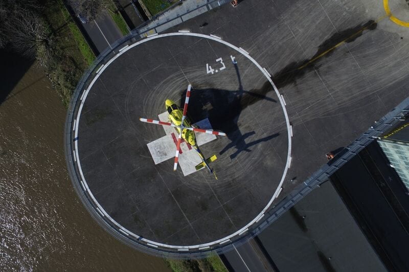 Bell 429 auf einem Helipad