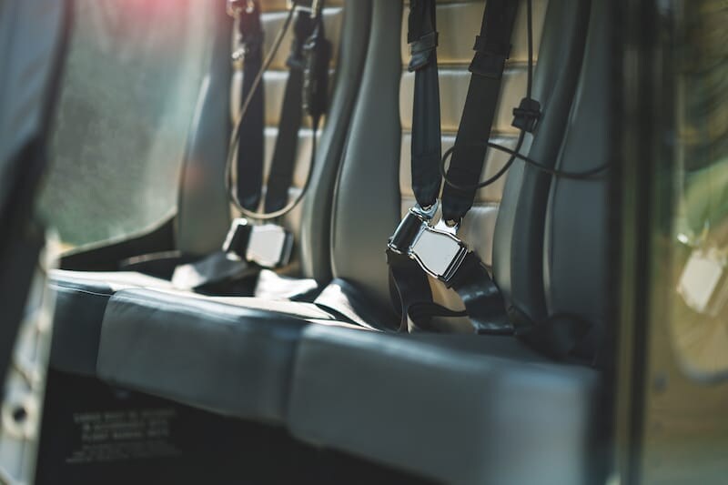 Bell 505 Luxus-Helikopter mit herausnehmbaren Sitzen