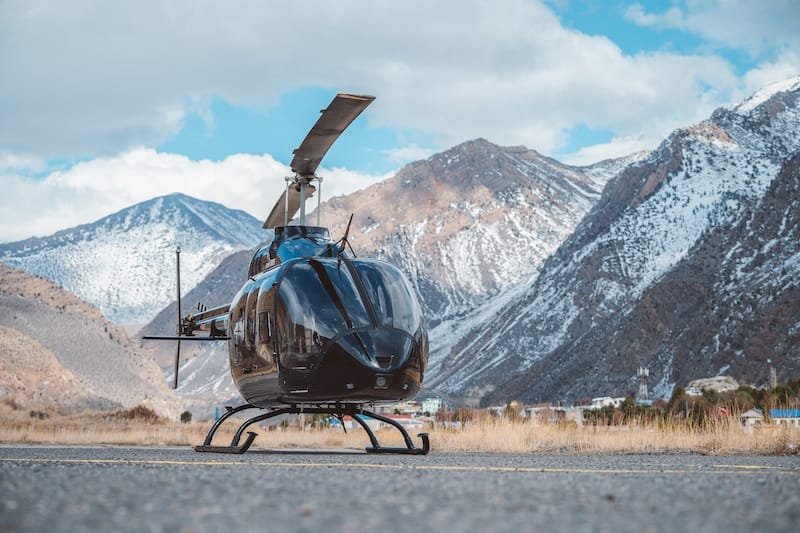 Bell 505 Helikopterrotor mit Metallblättern