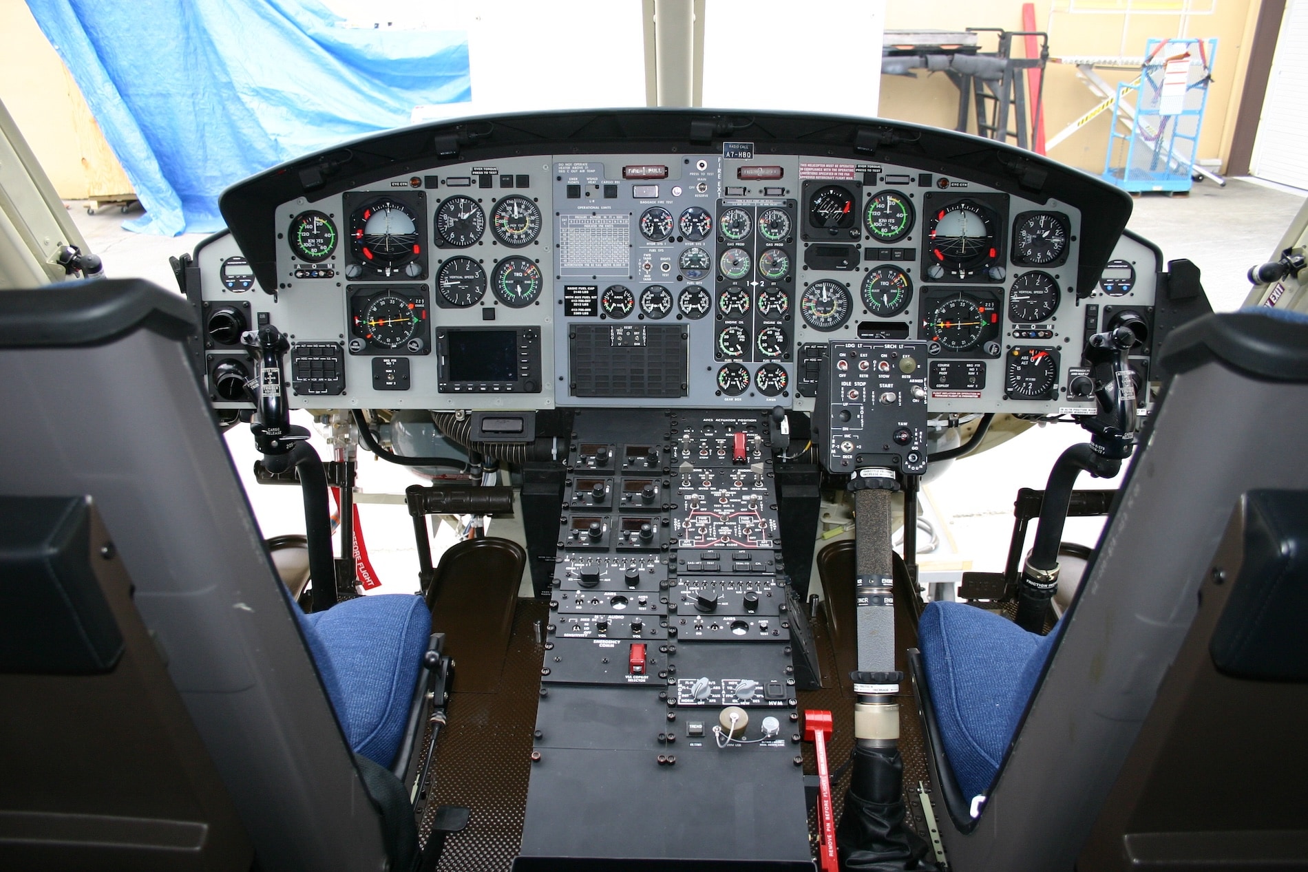 Piney-mro-Cockpit-zuvor