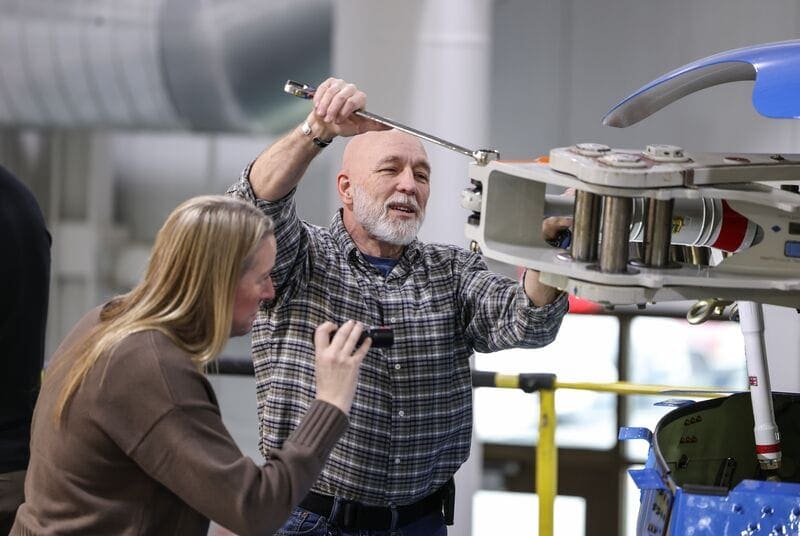 Wartung bei der Bell-Ausbildungsakademie